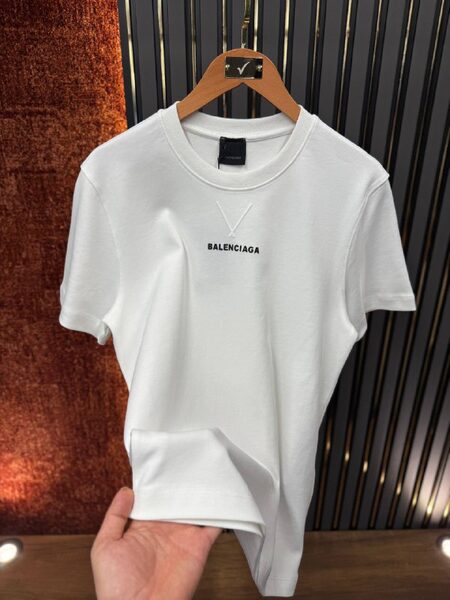 Apparel — TGq_6crCqNyi view 4