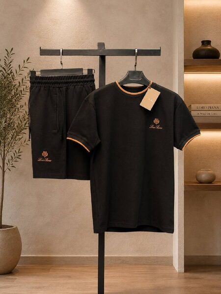 Apparel — TGqeEuDqY4Es view 2