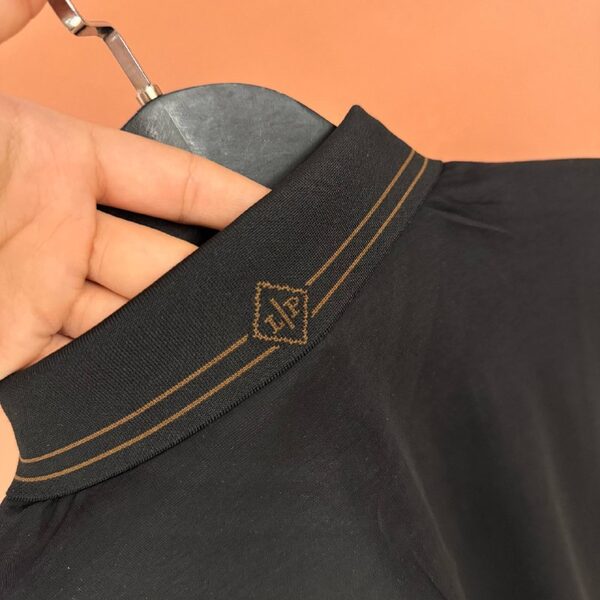 Apparel — TGqeZbttYGEM view 5