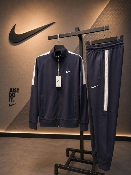 Apparel — TGqnDFQeJvg0 view 5