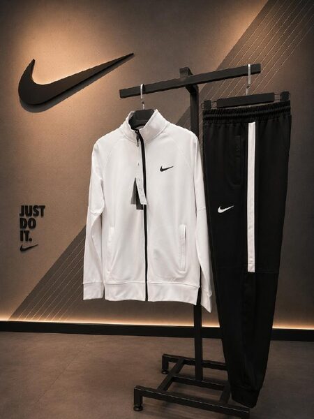 Apparel — TGqnDFQeJvg0 view 6