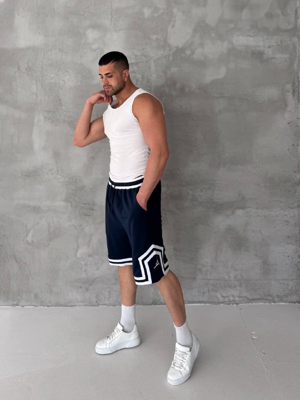 Apparel — TGqqOEy-zJtY view