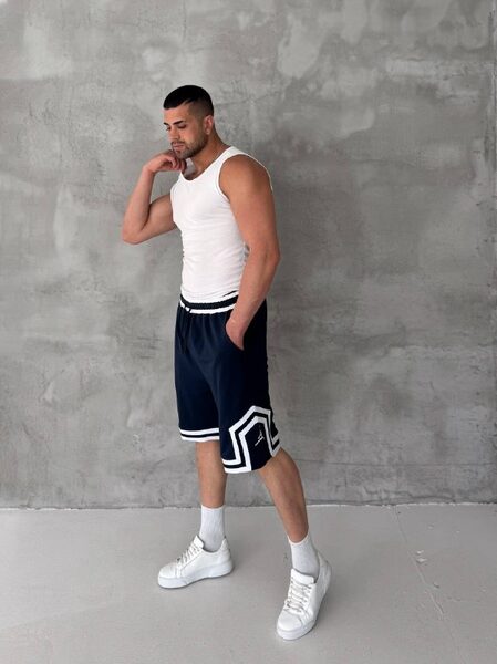 Apparel — TGqqOEy-zJtY view 3