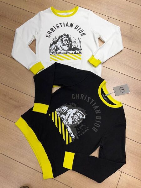 Apparel — TGqqlgdqF_t3