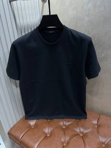 Apparel — TGqrf-gh0Uel