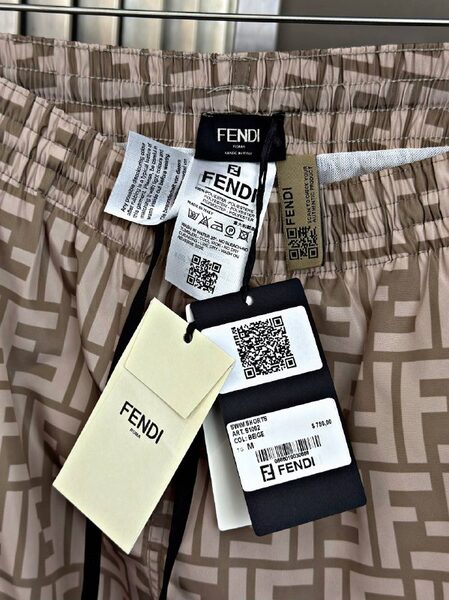 Apparel — TGqxzD0PTac2 view 4