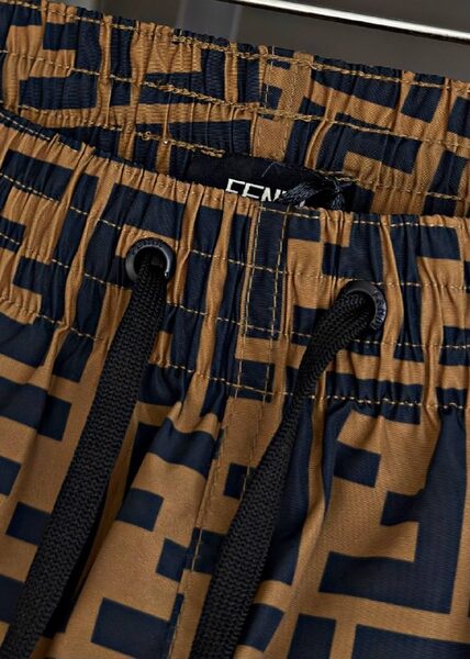 Apparel — TGr4puKKbIOn view 4
