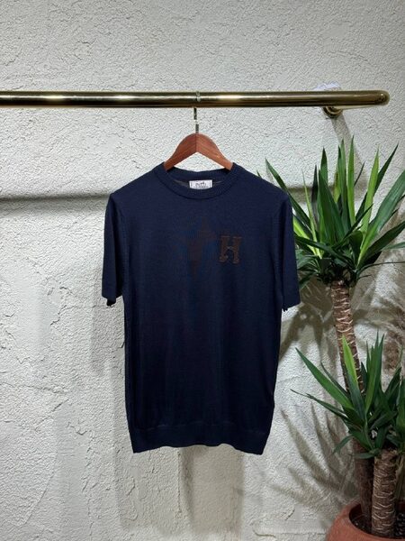 Apparel — TGr6-YSn98AW