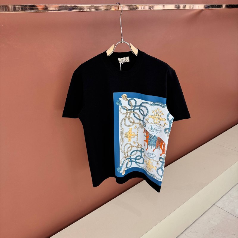 Apparel — TGr9EgwvUD1o view