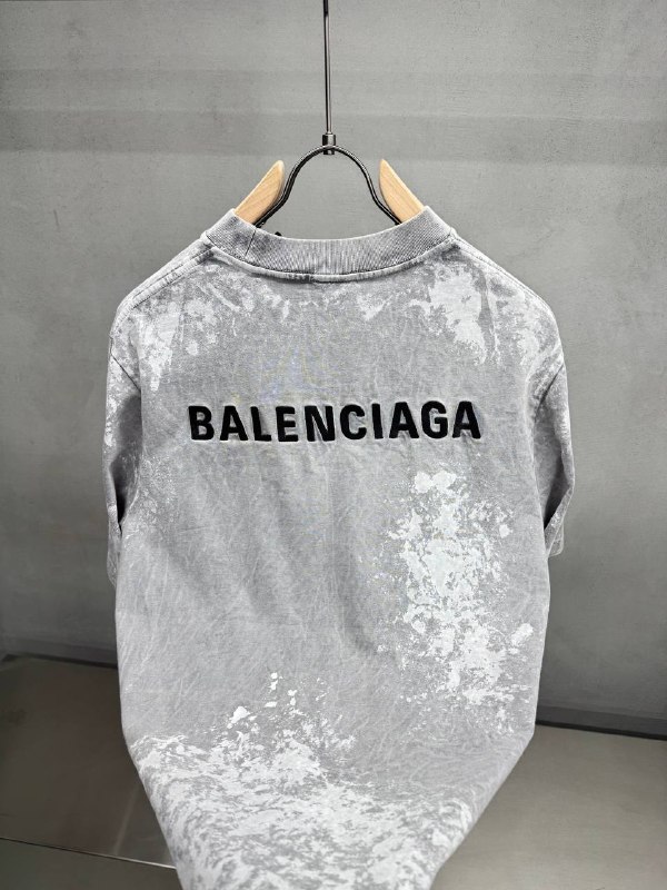 Apparel — TGrEFkQfTT8Y view