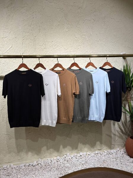 Apparel — TGrEIewbiVfq view 3