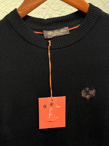 Apparel — TGrEIewbiVfq view 4