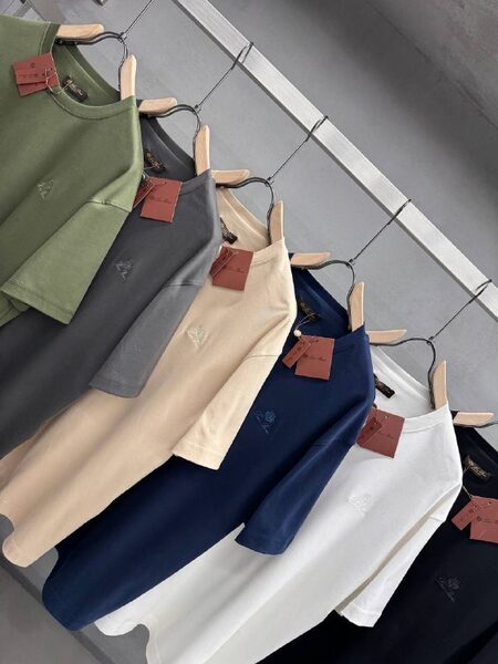 Apparel — TGrEYjvHOxzQ view 2