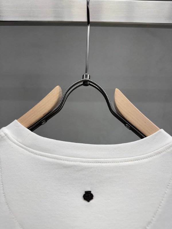 Apparel — TGrEYjvHOxzQ view