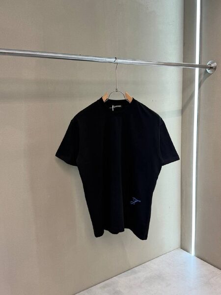 Apparel — TGrF42W21m6x