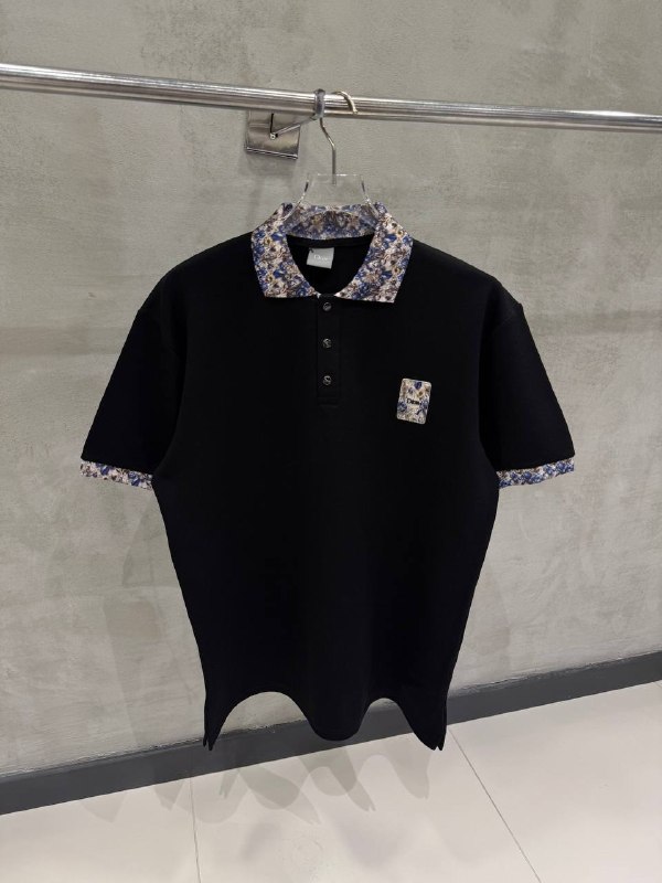 Apparel — TGrZMrexg0wz view