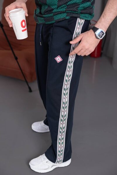 Apparel — TGr_5y0QUDk8 view 3
