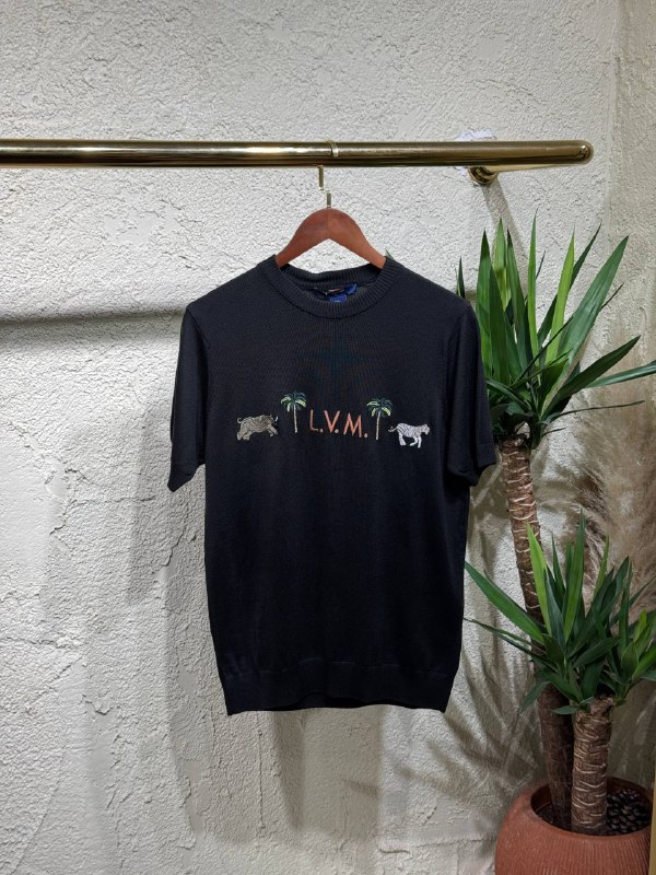 Apparel — TGr_xeOzQd2I