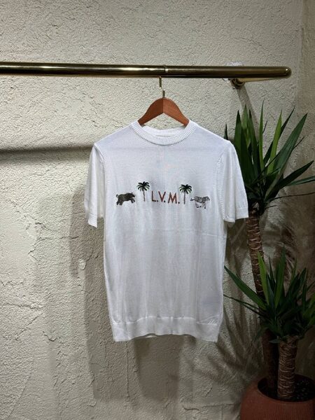Apparel — TGr_xeOzQd2I view 3