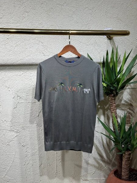Apparel — TGr_xeOzQd2I view 7