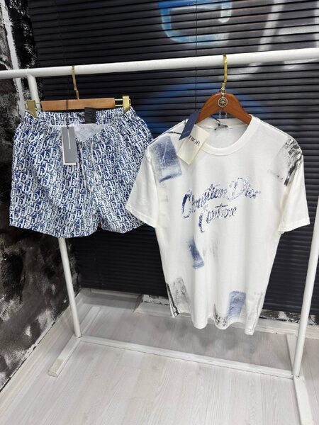 Apparel — TGrbWS9fq2nQ