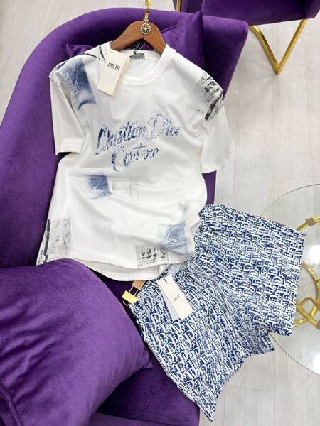 Apparel — TGrbWS9fq2nQ view 3