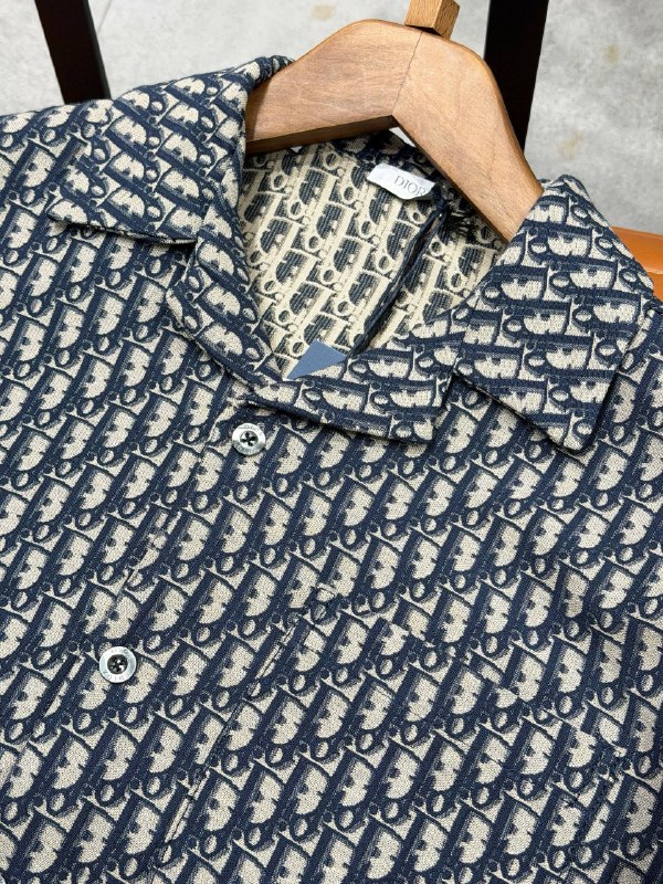 Apparel — TGsAjYfQ2lw5 view