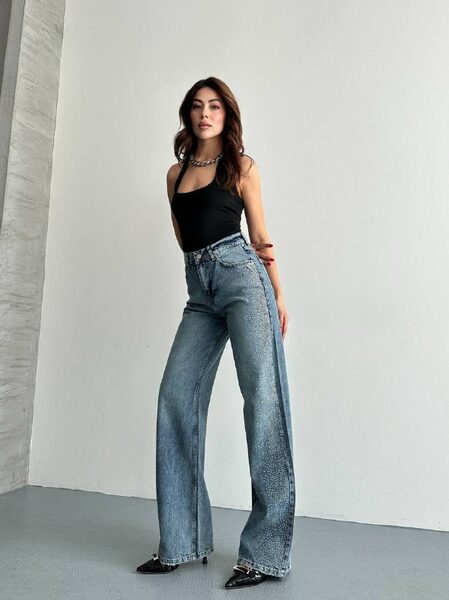Apparel — TGsHff7nsNP_ view 2