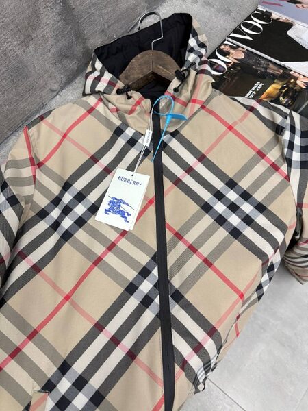Apparel — TGsI2HN3UYYm view 4