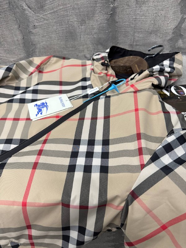 Apparel — TGsI2HN3UYYm view