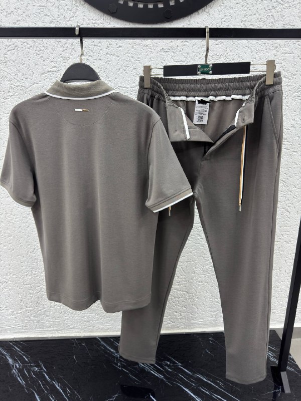 Apparel — TGsOf0pdU-cQ view