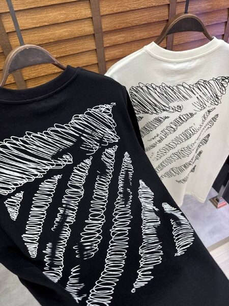 Apparel — TGsUk4v_pWoc view 2