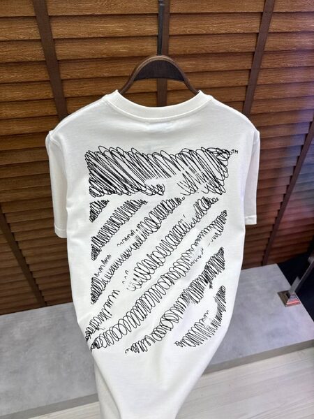 Apparel — TGsUk4v_pWoc view 6
