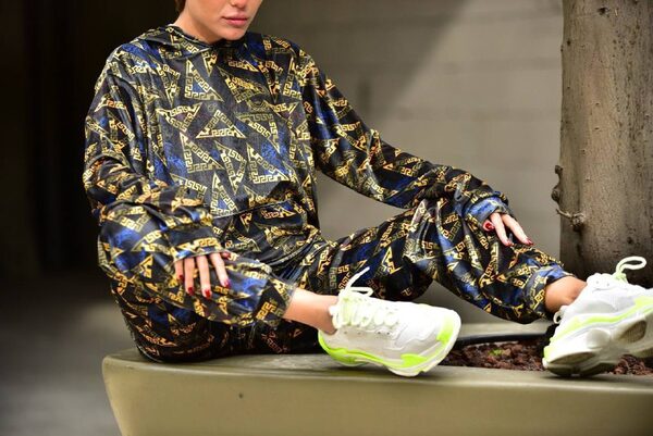 Apparel — TGsWVQic5Xaa view 5