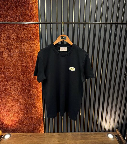 Apparel — TGsaFCpAA0c6