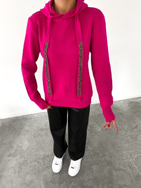 Apparel — TGsjmrbq-jAV