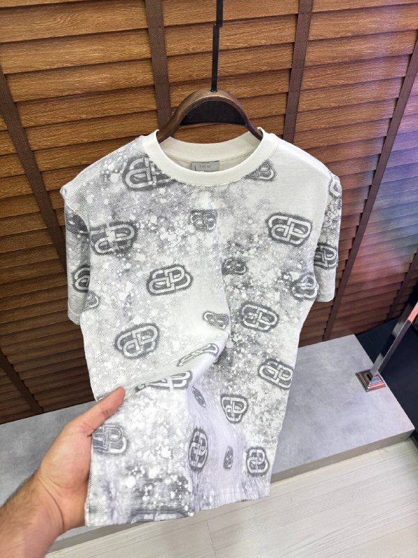 Apparel — TGsmaFqt84Cs