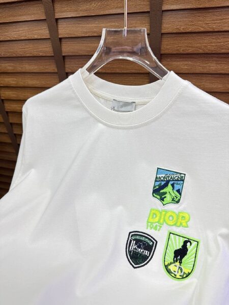 Apparel — TGsuYnMNDkBE view 2