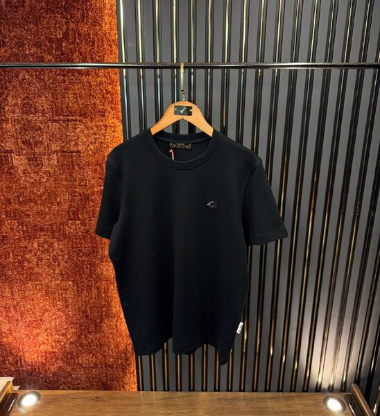 Apparel — TGsvsyo9NOhg
