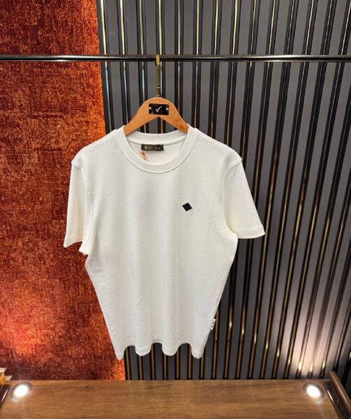 Apparel — TGsvsyo9NOhg view 4