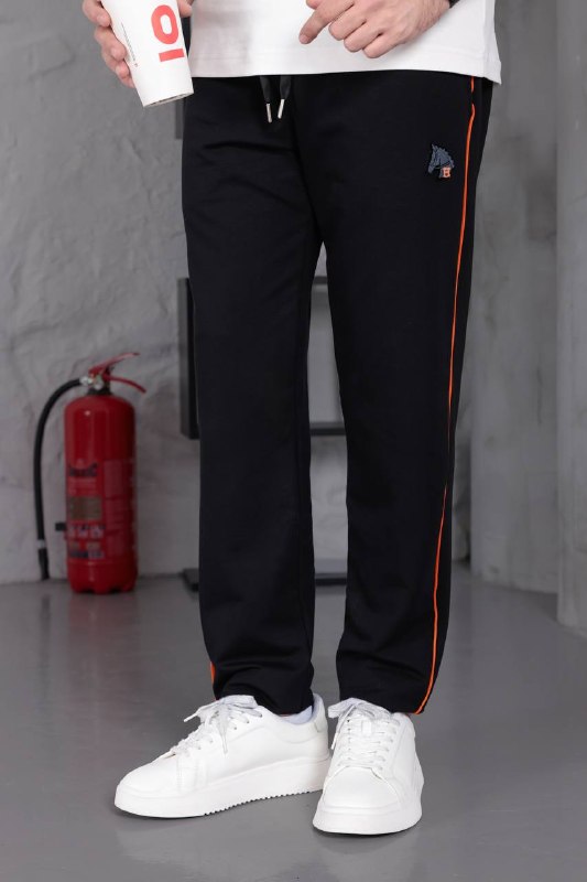 Apparel — TGt3EjQP6SJ4 view