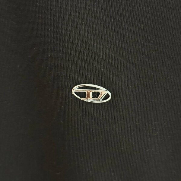 Apparel — TGt3yQXQB6vs view 5