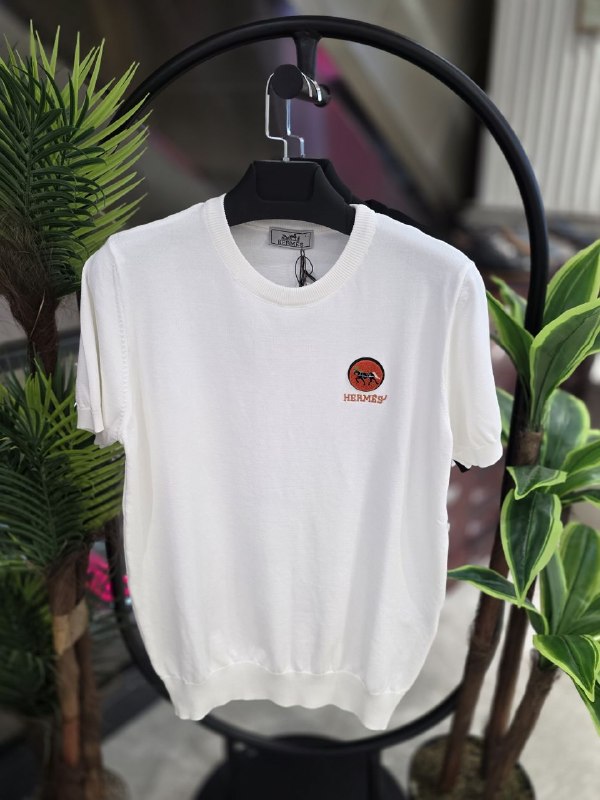 Apparel — TGt7Fgu1JNW4