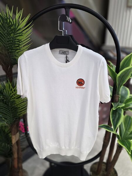 Apparel — TGt7Fgu1JNW4