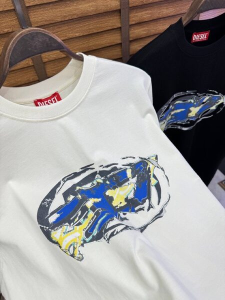 Apparel — TGtEFdo0K5n0 view 2