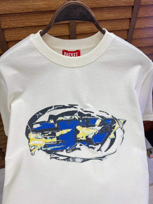 Apparel — TGtEFdo0K5n0 view