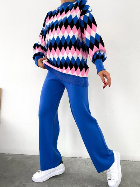 Apparel — TGtL3RHneGwY view 2
