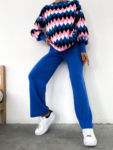 Apparel — TGtL3RHneGwY view 4