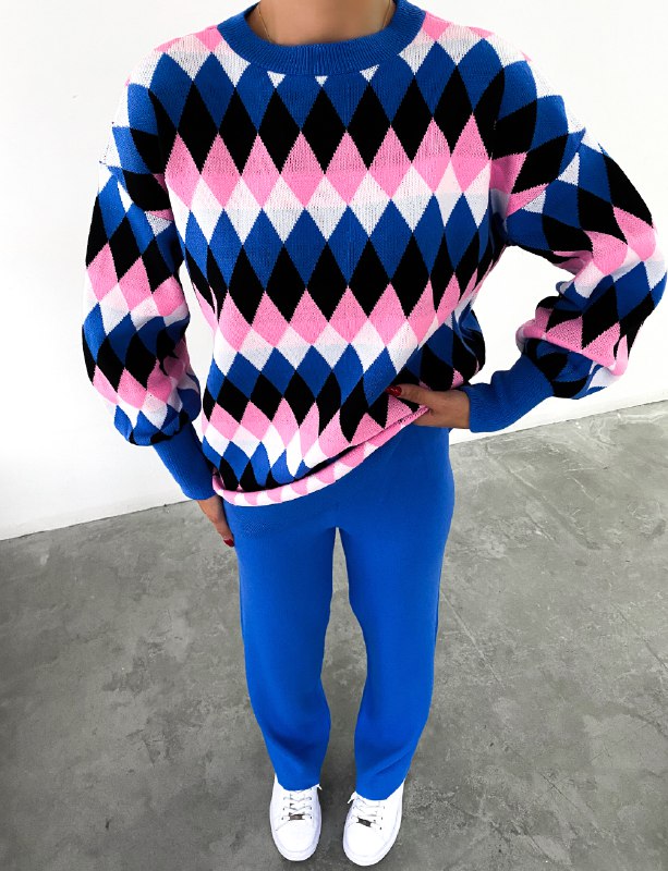 Apparel — TGtL3RHneGwY view