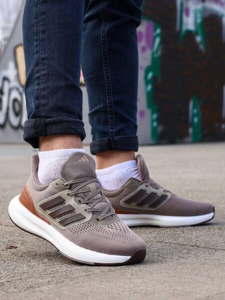 Men's Sneakers — TGtOA9qNUaO1 view 4